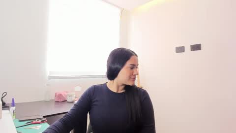 Snapshot of love_kris chatting on September 19, 2025, 4:07 pm Kristen LoveBerry online show from September 19, 2025, 4:07 pm