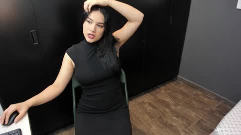 Snapshot of love_kris chatting on October 31, 2025, 1:17 am Kristen LoveBerry online show from October 31, 2025, 1:17 am