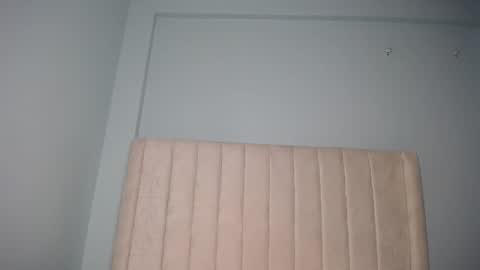 Miah online show from November 22, 2025, 2:32 am