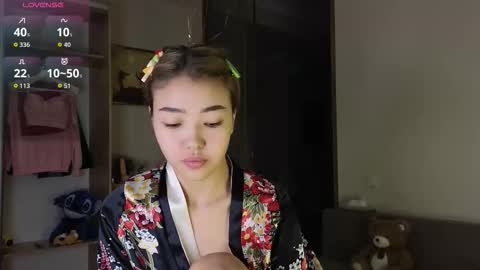 Snapshot of love_peace_here chatting on September 10, 2025, 2:00 am hi its me online show from September 10, 2025, 2:00 am