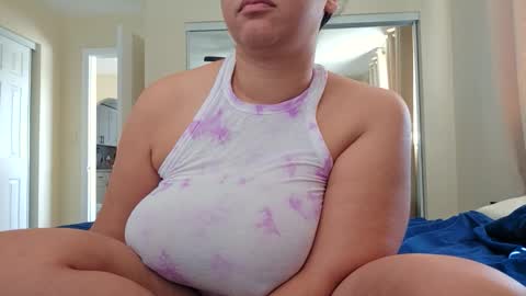 Snapshot of love_raquel_xo chatting on October 12, 2025, 3:44 pm Raquel Love online show from October 12, 2025, 3:44 pm