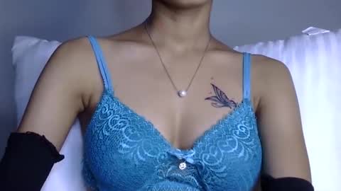 Snapshot of love_riva chatting on November 27, 2025, 10:39 am Riva online show from November 27, 2025, 10:39 am