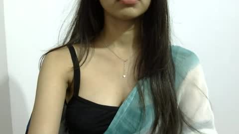 Snapshot of love_riva chatting on June 18, 2026, 10:52 am Riva online show from June 18, 2026, 10:52 am