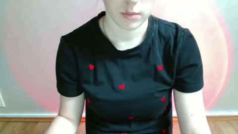 Vivian online show from December 20, 2025, 12:23 pm