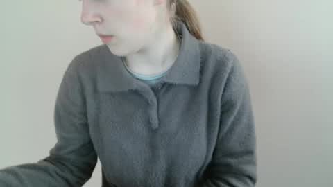 Vivian online show from March 19, 2026, 12:42 pm