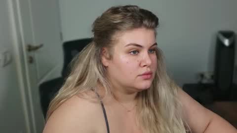 Snapshot of love_wiggy18 chatting on October 1, 2025, 7:03 am Ally online show from October 1, 2025, 7:03 am