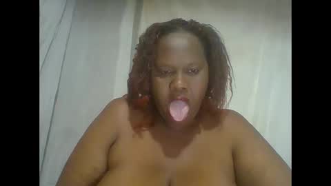 Lynn online show from October 30, 2025, 1:51 am