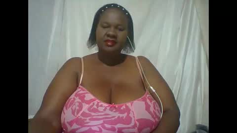 Lynn online show from November 10, 2025, 12:53 am