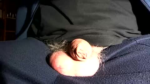 loveboys2025 online show from April 5, 2026, 8:39 pm