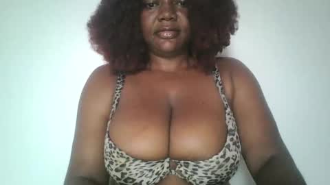 mila online show from October 8, 2025, 6:33 am