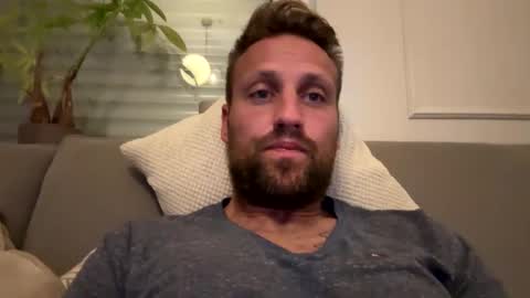 lovefuesse online show from September 13, 2025, 8:52 pm