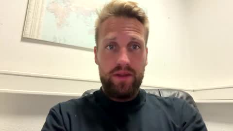 lovefuesse online show from September 18, 2025, 7:43 am