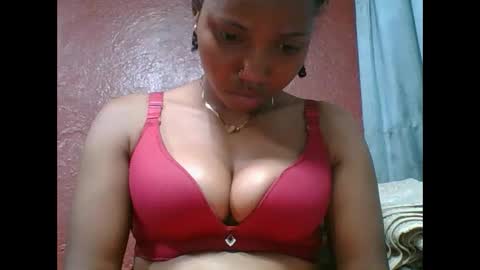 loveinlife750427 online show from September 13, 2025, 4:40 pm