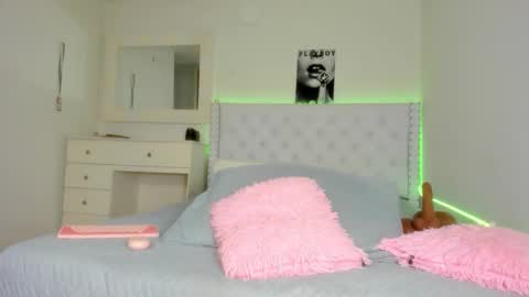 Val online show from December 21, 2025, 11:56 pm