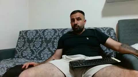 Snapshot of loveivat80 chatting on April 18, 2026, 5:28 pm loveivat80 online show from April 18, 2026, 5:28 pm