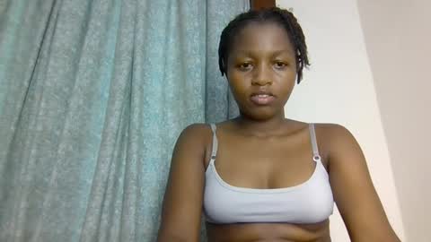 Snapshot of lovelbrownie chatting on October 19, 2025, 10:05 am lovelbrownie online show from October 19, 2025, 10:05 am