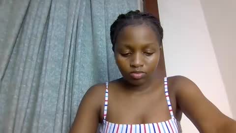 Snapshot of lovelbrownie chatting on November 10, 2025, 6:18 pm lovelbrownie online show from November 10, 2025, 6:18 pm