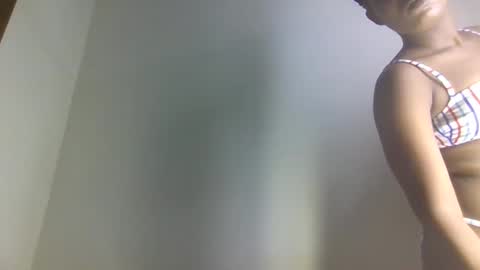 Snapshot of lovelbrownie chatting on November 13, 2025, 8:41 pm lovelbrownie online show from November 13, 2025, 8:41 pm