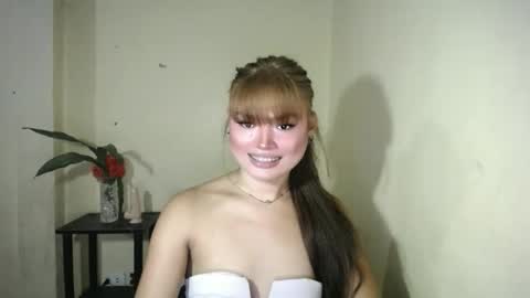 lovelily_xoxo online show from February 6, 2026, 12:19 pm