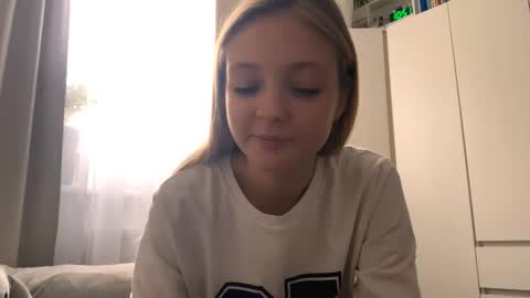 Snapshot of lovelladeboer chatting on October 5, 2025, 7:50 am Ella online show from October 5, 2025, 7:50 am