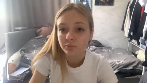 Snapshot of lovelladeboer chatting on October 13, 2025, 7:41 am Ella online show from October 13, 2025, 7:41 am