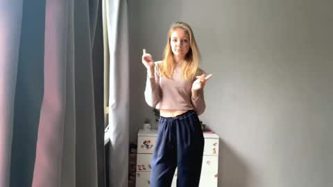 Snapshot of lovelladeboer chatting on October 15, 2025, 6:35 am Ella online show from October 15, 2025, 6:35 am