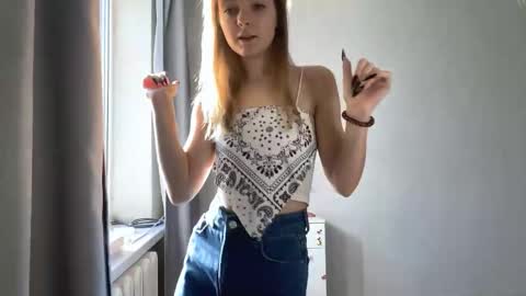 Snapshot of lovelladeboer chatting on November 4, 2025, 7:07 am Ella online show from November 4, 2025, 7:07 am