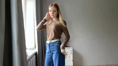 Snapshot of lovelladeboer chatting on November 5, 2025, 6:13 am Ella online show from November 5, 2025, 6:13 am