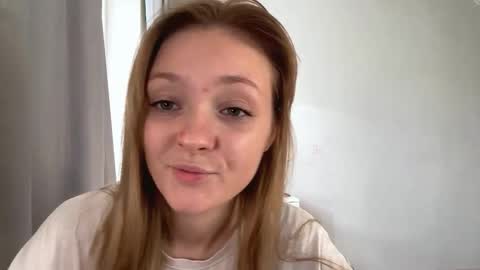 Snapshot of lovelladeboer chatting on November 10, 2025, 6:34 am Ella online show from November 10, 2025, 6:34 am