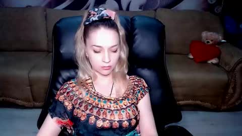 Snapshot of lovellymalina chatting on January 18, 2026, 3:05 pm private open online show from January 18, 2026, 3:05 pm