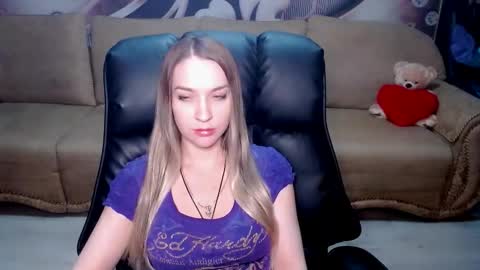 Snapshot of lovellymalina chatting on February 16, 2026, 1:40 pm private open online show from February 16, 2026, 1:40 pm