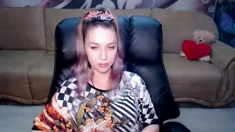 Snapshot of lovellymalina chatting on February 22, 2026, 10:47 am private open online show from February 22, 2026, 10:47 am