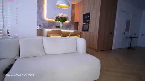 LoveLusik online show from June 18, 2026, 7:52 am