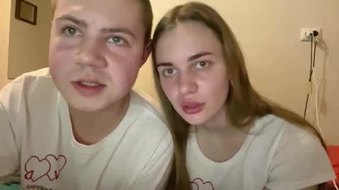 lovely_couple00 online show from February 10, 2026, 3:38 pm