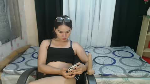 lovely_dianne online show from February 8, 2025, 4:14 pm