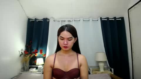 lovely_dianne online show from February 19, 2025, 2:33 am