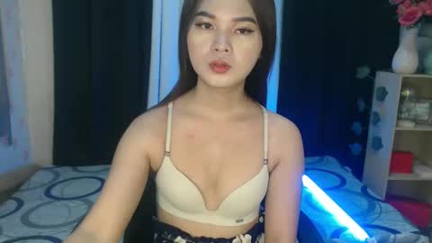 lovely_dianne online show from February 20, 2025, 11:20 am