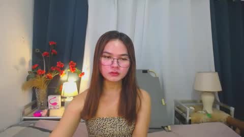 lovely_dianne online show from February 28, 2025, 4:21 am