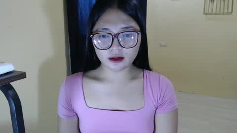 Lovely Laura online show from March 4, 2025, 11:22 pm