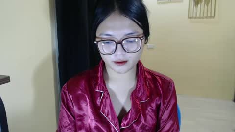 Lovely Laura online show from March 7, 2025, 4:44 pm