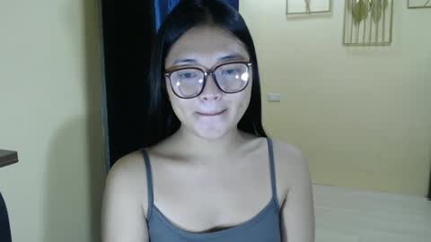 Lovely Laura online show from March 11, 2025, 10:31 pm