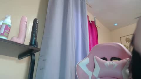 Lovely Laura online show from September 15, 2025, 7:30 am