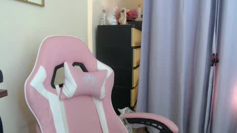 Lovely Laura online show from October 20, 2025, 3:18 am