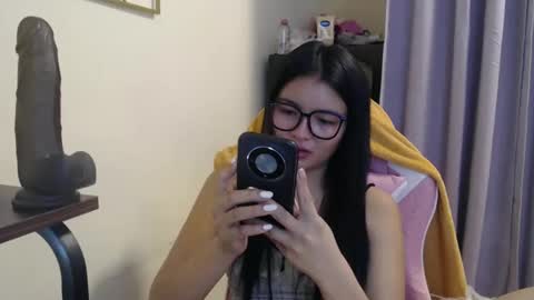 Lovely Laura online show from October 22, 2025, 10:20 pm