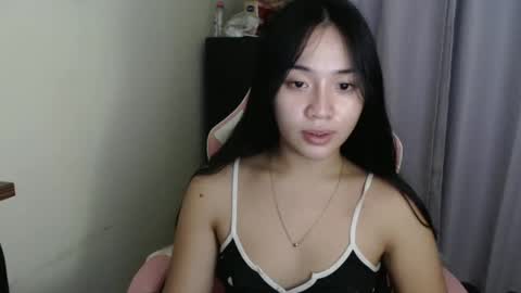 Snapshot of lovely_leah23 chatting on October 21, 2025, 9:48 pm lovely_leah23 online show from October 21, 2025, 9:48 pm