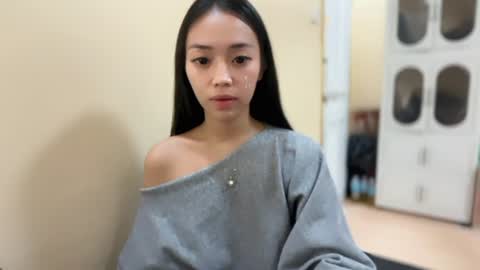 Snapshot of lovely_leah23 chatting on July 7, 2026, 7:09 am lovely_leah23 online show from July 7, 2026, 7:09 am