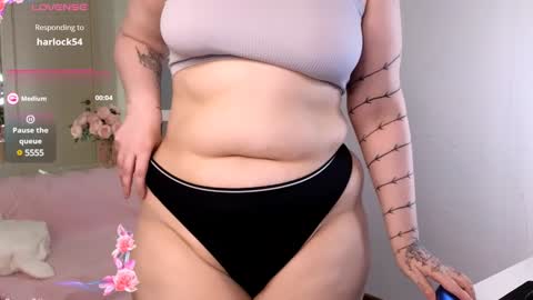 lovely_leilla online show from December 28, 2024, 2:33 am