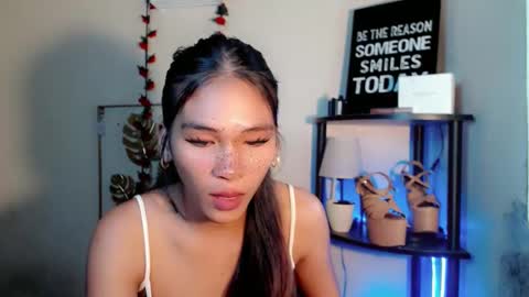 Snapshot of lovely_oliviax chatting on April 28, 2026, 2:27 am KATE online show from April 28, 2026, 2:27 am