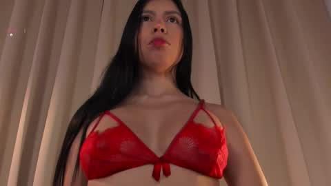 Snapshot of lovely_queens chatting on October 15, 2025, 10:15 am online show from October 15, 2025, 10:15 am