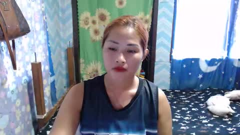 Snapshot of lovely_singlemom chatting on November 5, 2025, 2:00 am ask me dear online show from November 5, 2025, 2:00 am